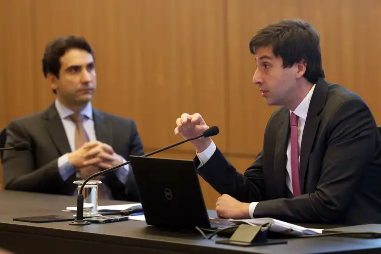 Momento Pesquisa e Alocação: O Relatório de Política Monetária